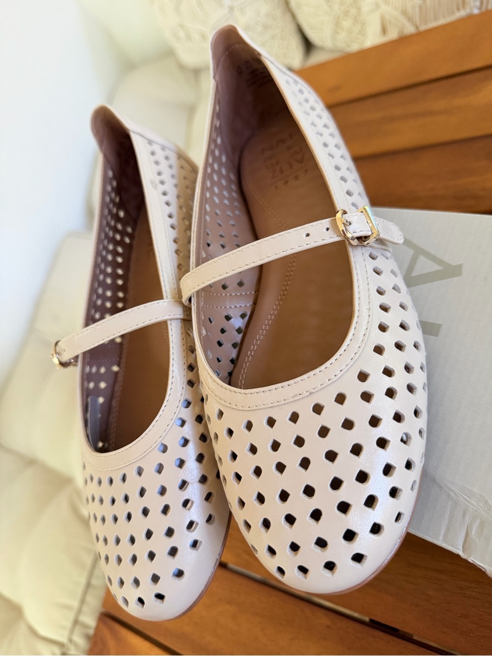 NATURALIZER ARIA FLAT SHOE